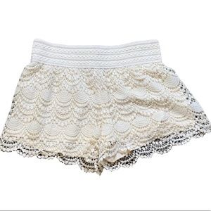 a.n.a. Cream Lace Women's Shorts
